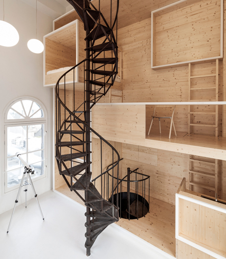 Über den Dächern Amsterdams: Eine neue Künstlerresidenz mit spektakulärem Innenleben.