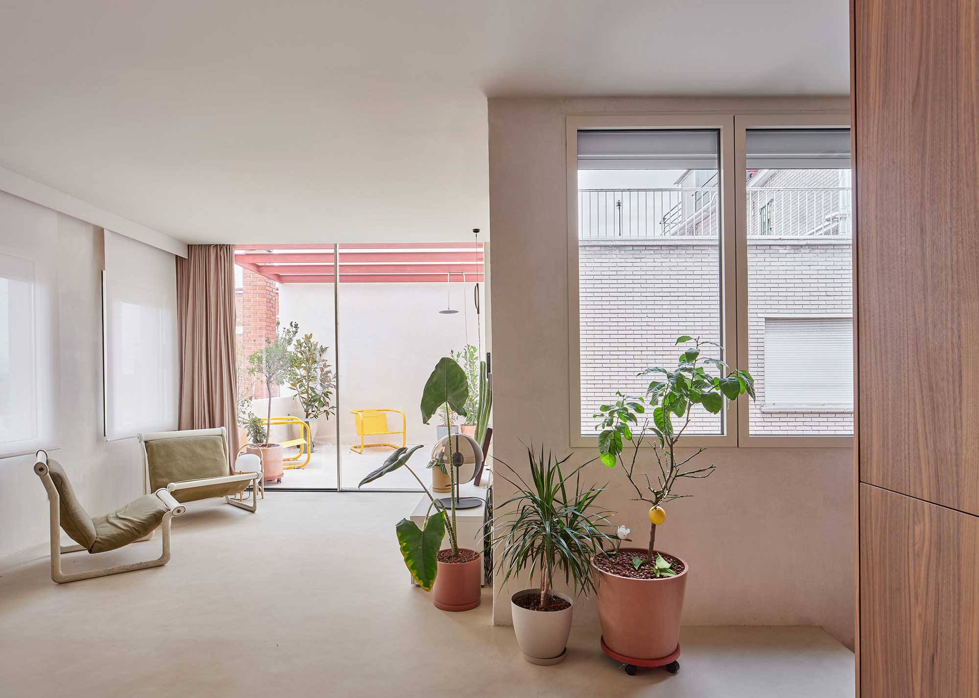 Flexible Single-Wohnung in Madrid von Nula.Studio