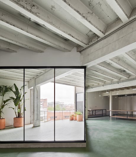 Arquitectura-G transformiert eine alte Schneiderei in ein Loft