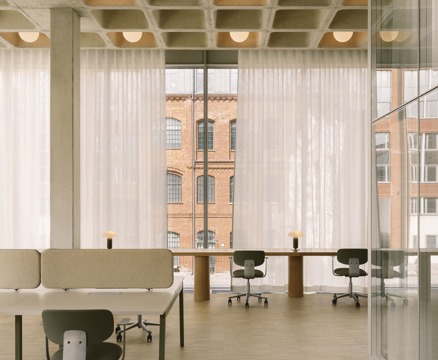 Büroräume für eine Social-Media-Agentur in Berlin von RHO