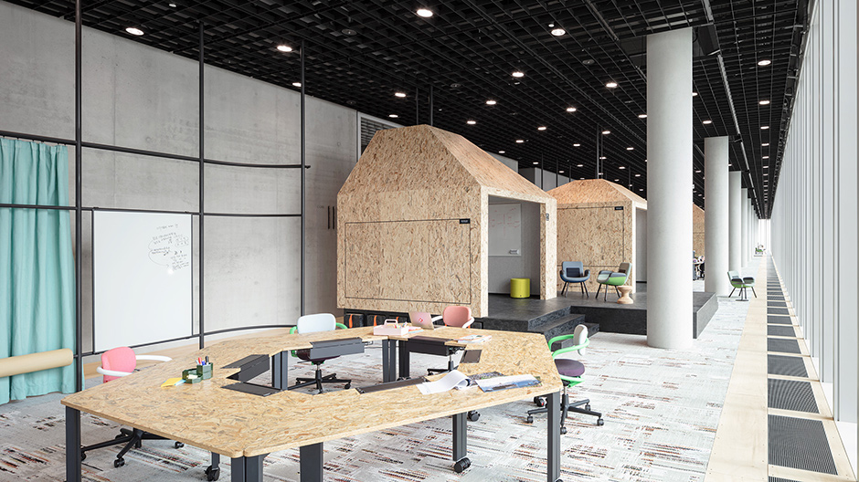 Das Büro als Dorf: ein Kosmetik-Headquarter von Kinzo Architekten.