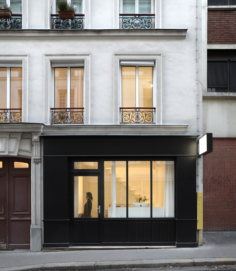 Vom verwahrlosten Schönheitssalon zum multifunktionalen Homeoffice: Ein gelungener Umbau von Studio Pan in Paris.