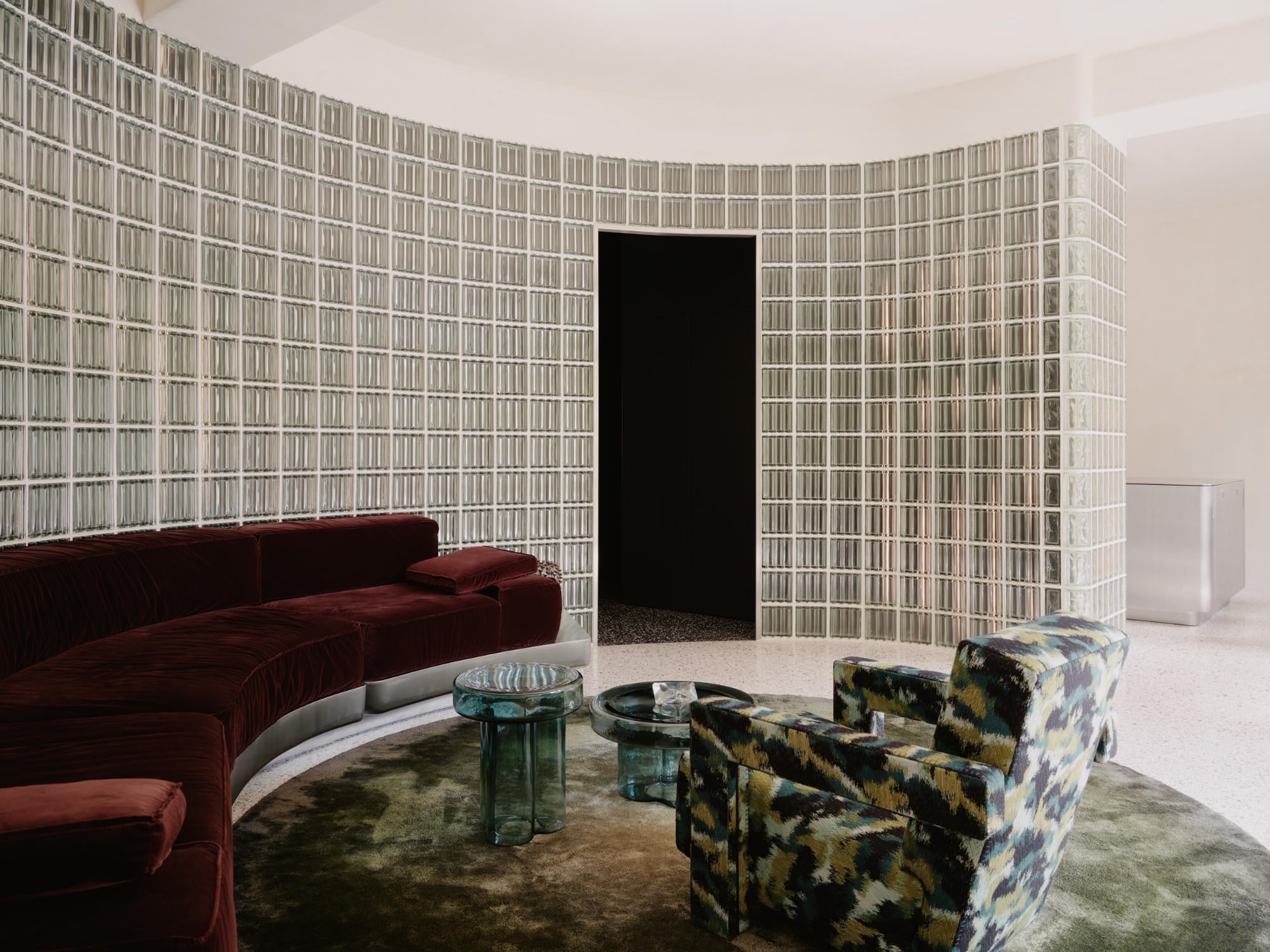 Clubkultur in einem Berliner Apartment von Studio Karhard