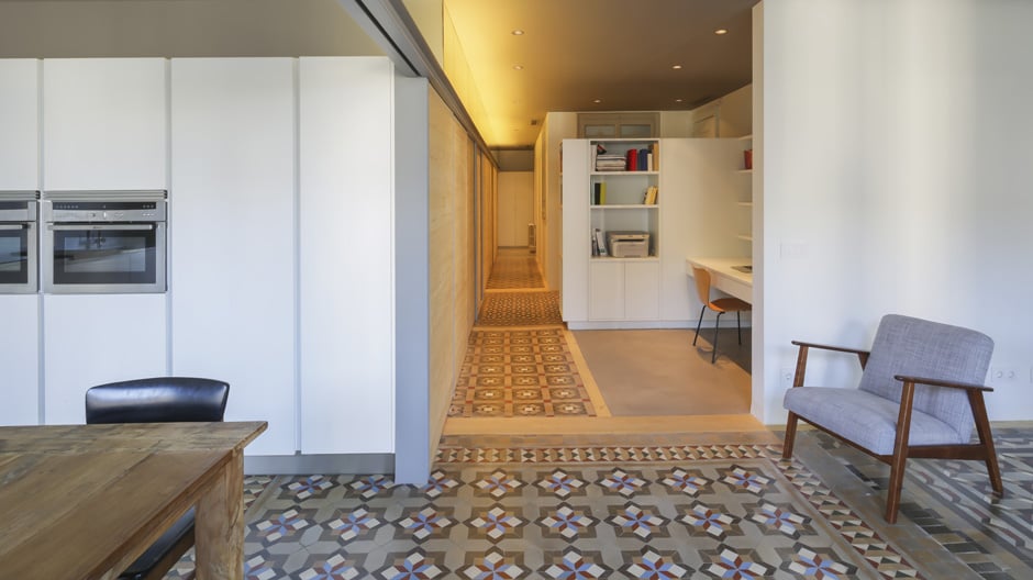 Wie ein Apartment in Barcelona den Charme des Vergangenen mit zeitgenössischen Anforderungen vereint.
