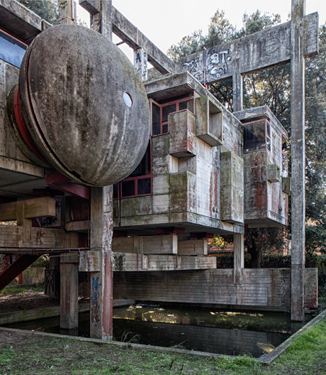 Ein Spielplatz der Avantgarde ist die Casa Sperimentale von Giuseppe Perugini