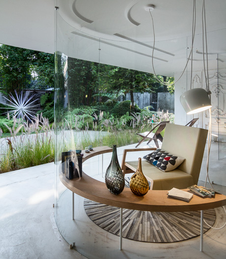 Schlangen aus Glas, wachsende Kunst, lianenförmige Leuchten: Eine Projekt in Mexiko, das eins mit der Natur wird.