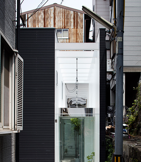 Licht ins Schwarze: Yoshiaki Yamashita hat in Osaka ein Minihaus gebaut, das sich abschottet und doch keine dunkle Höhle ist.