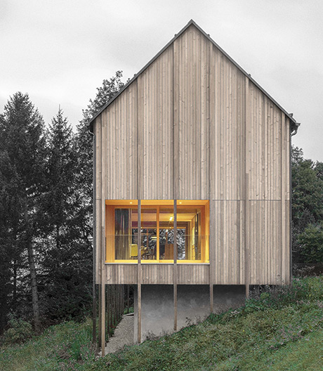 Material total! Dieser Neubau von Bernardo Bader wurde in traditioneller Bauweise realisiert.