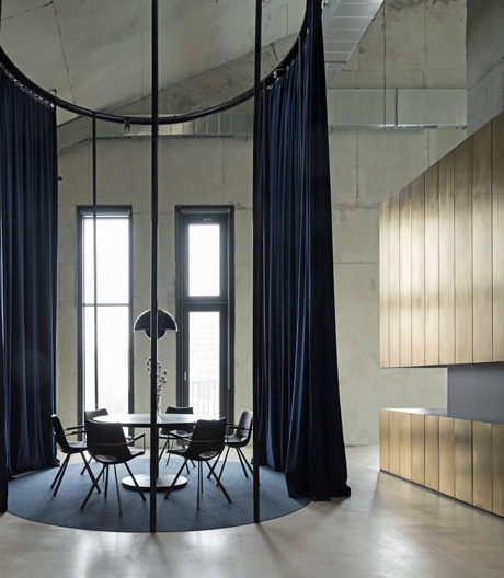 Penthouse-Büro von Alexander Vulkov