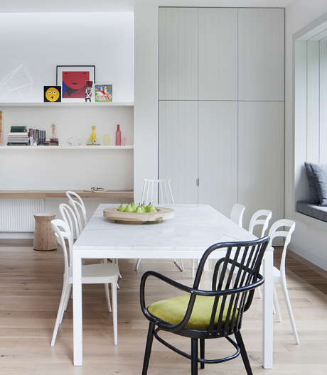 Ich war ein mal ein Altbau: lichtes und lockeres Interior von Robson Rak Architects.