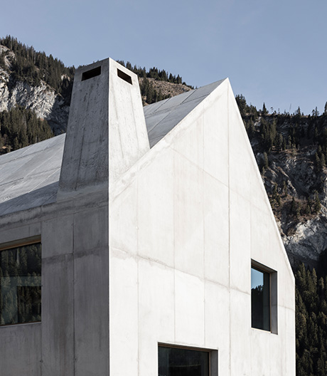 Dieser Neubau von Schneller Caminada wirkt vertraut – wirklich standard ist daran aber nichts.