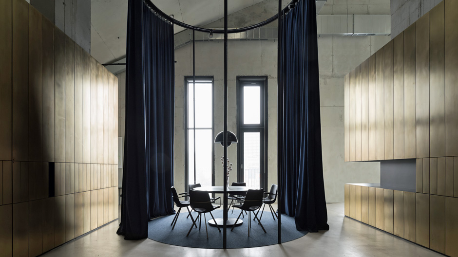 Penthouse-Büro von Alexander Vulkov