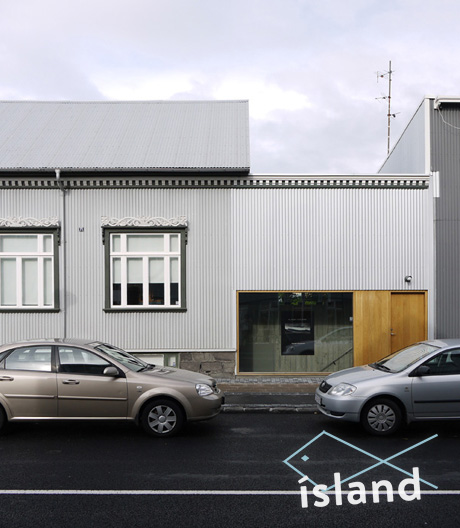 Spektakulär zurückhaltend: das neue Galeriegebäude von Studio Granda für den Fotografen Sigurgeir Sigurjónsson.