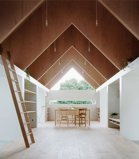 Der Anbau eines Einfamilienhauses im Yaizu bringt Intimität und Offenheit in Einklang. 