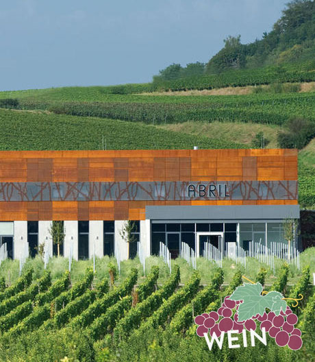 Im baden-württembergischen Bischoffingen eröffnete das Weingut Abril eine neue Kellerei.