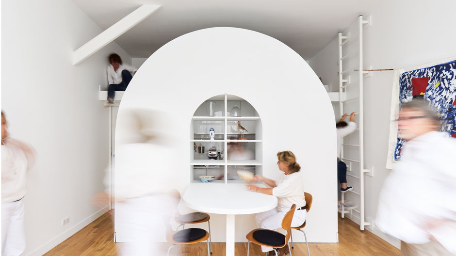 Multifunktionsmöbel und Innenarchitektur von Freaks Architecture in Paris