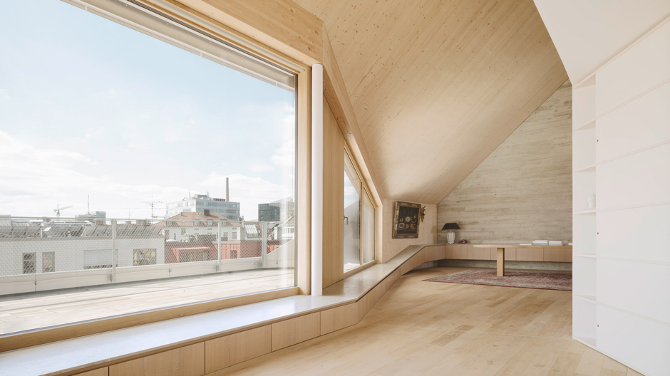 Ein Münchner Dachausbau von Pool Leber Architekten