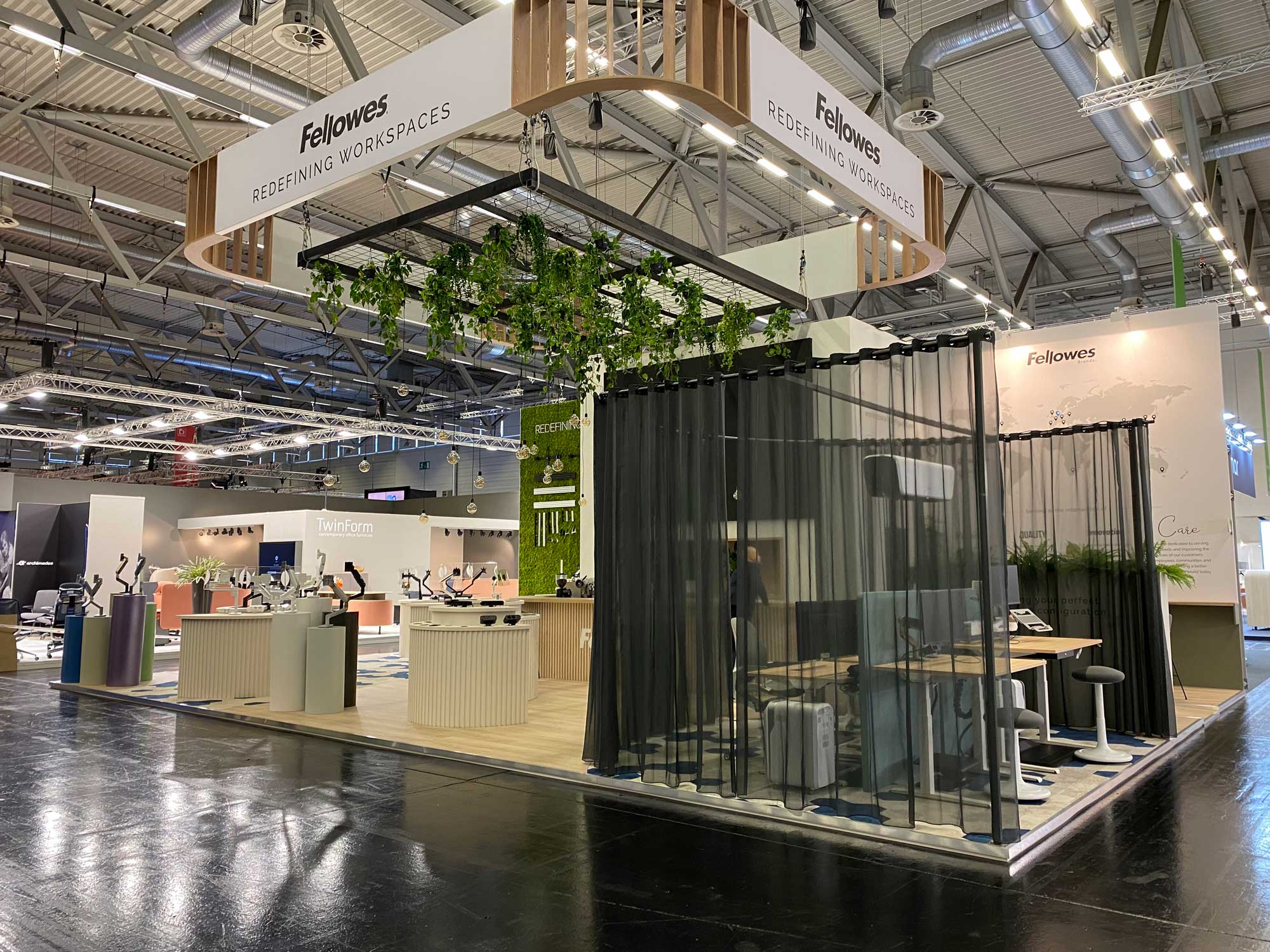 Fellowes zeigt Lösungen für neue Arbeitswelten auf der ORGATEC 2026