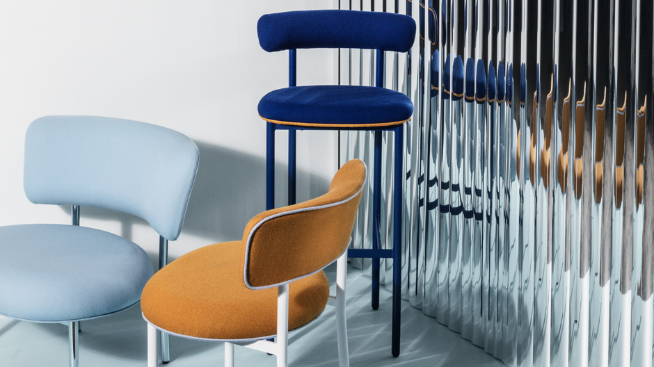 Sie werden platziert! Probe sitzen auf der Kölner Möbelmesse.