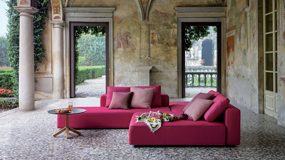 Es muss nicht immer Flechtwerk sein: Die neuen Gartenmöbel setzen auf klare Geometrien.