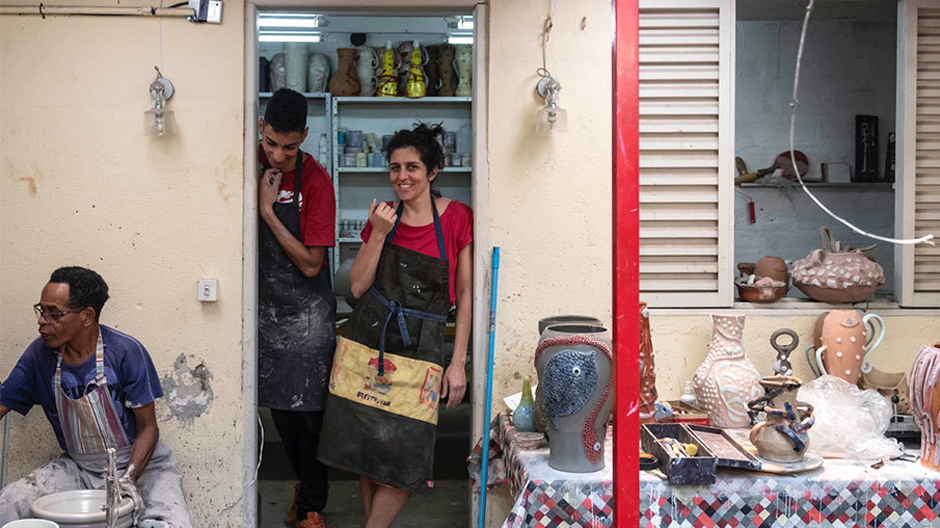 Paula Juchem: von der Illustration zum keramischen Objekt