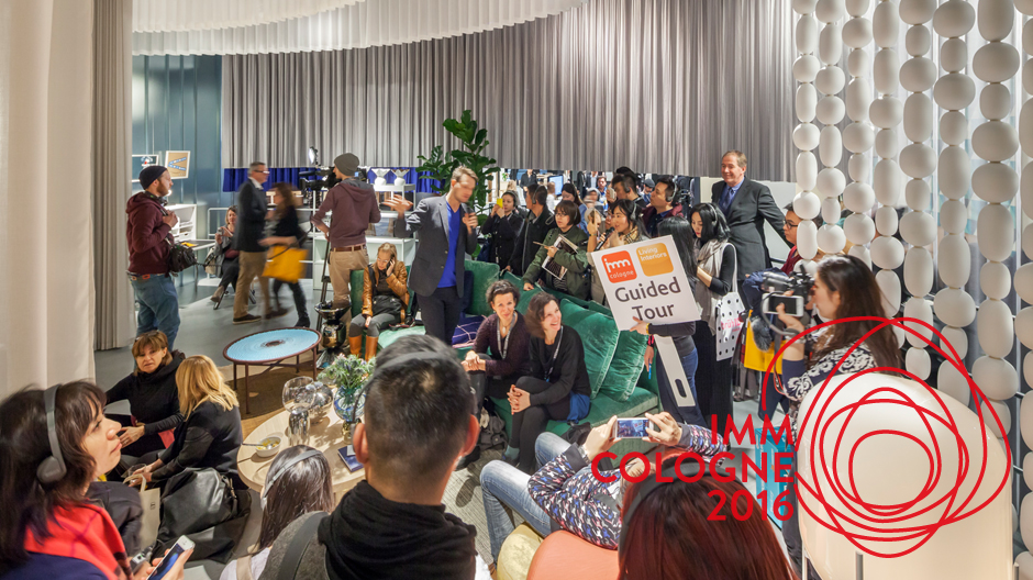 Sebastian! Ein Möbelmessen-Wettlauf mit dem Designer, bei dem wir nur verlieren konnten.