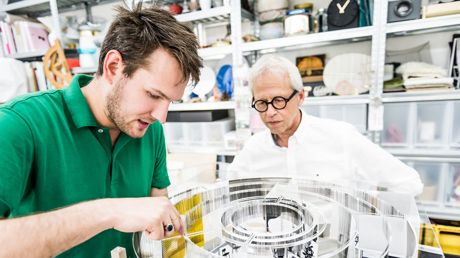 Jetzt geht es rund: Sebastian Herkners Wohninszenierung zur imm cologne 2016.