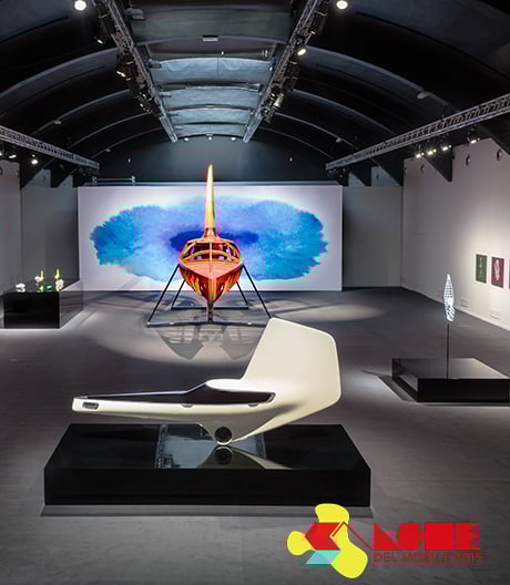 Die Installation Spheres von Alfredo Häberli für BMW sucht er die Auseinandersetzung mit der Mobilität. 
