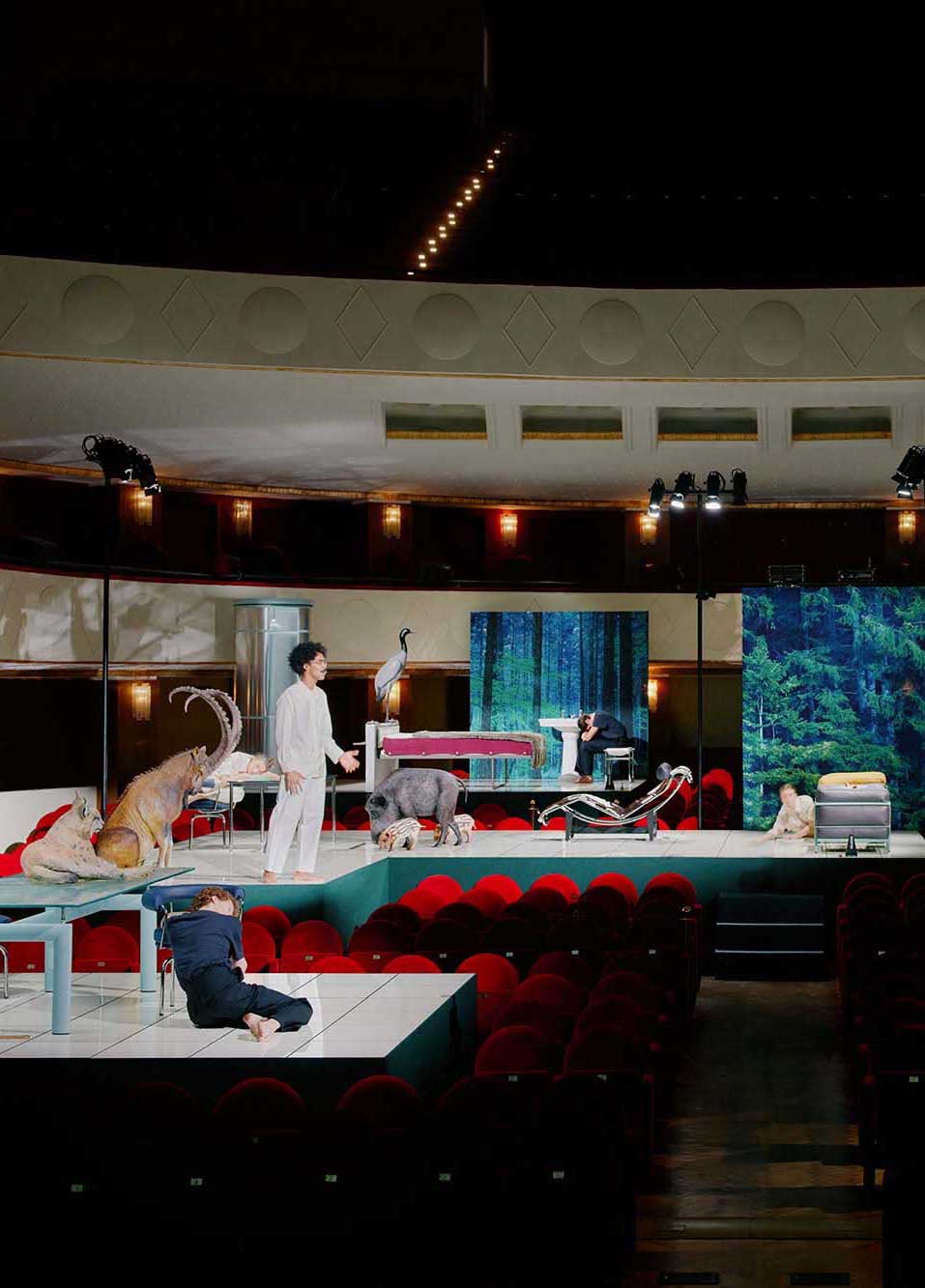 Dramatische Inszenierungen auf der Milan Design Week 2025