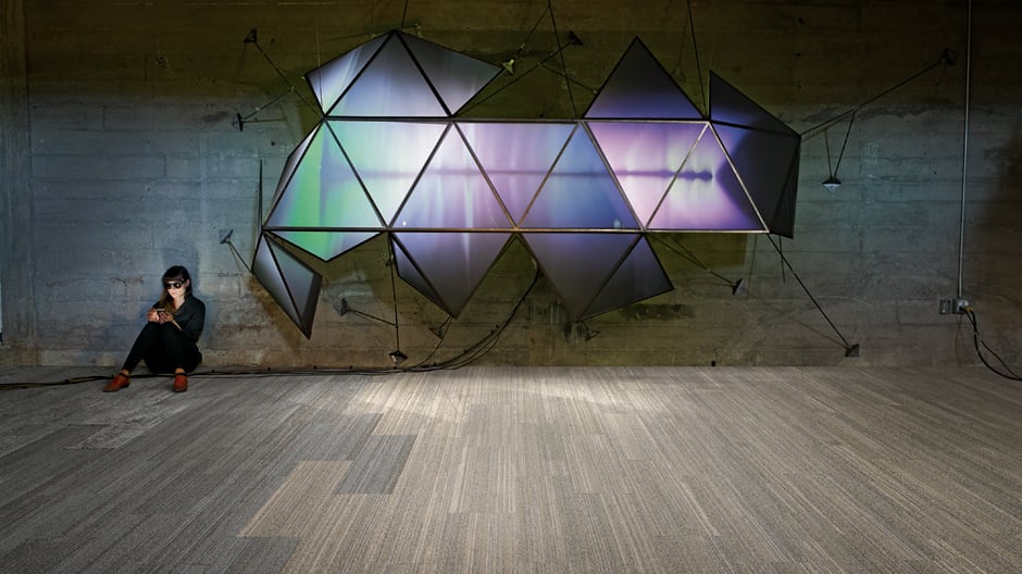 Im Büro von der Natur inspiriert – mit der neuen Teppichfliesen-Kollektion von Interface.