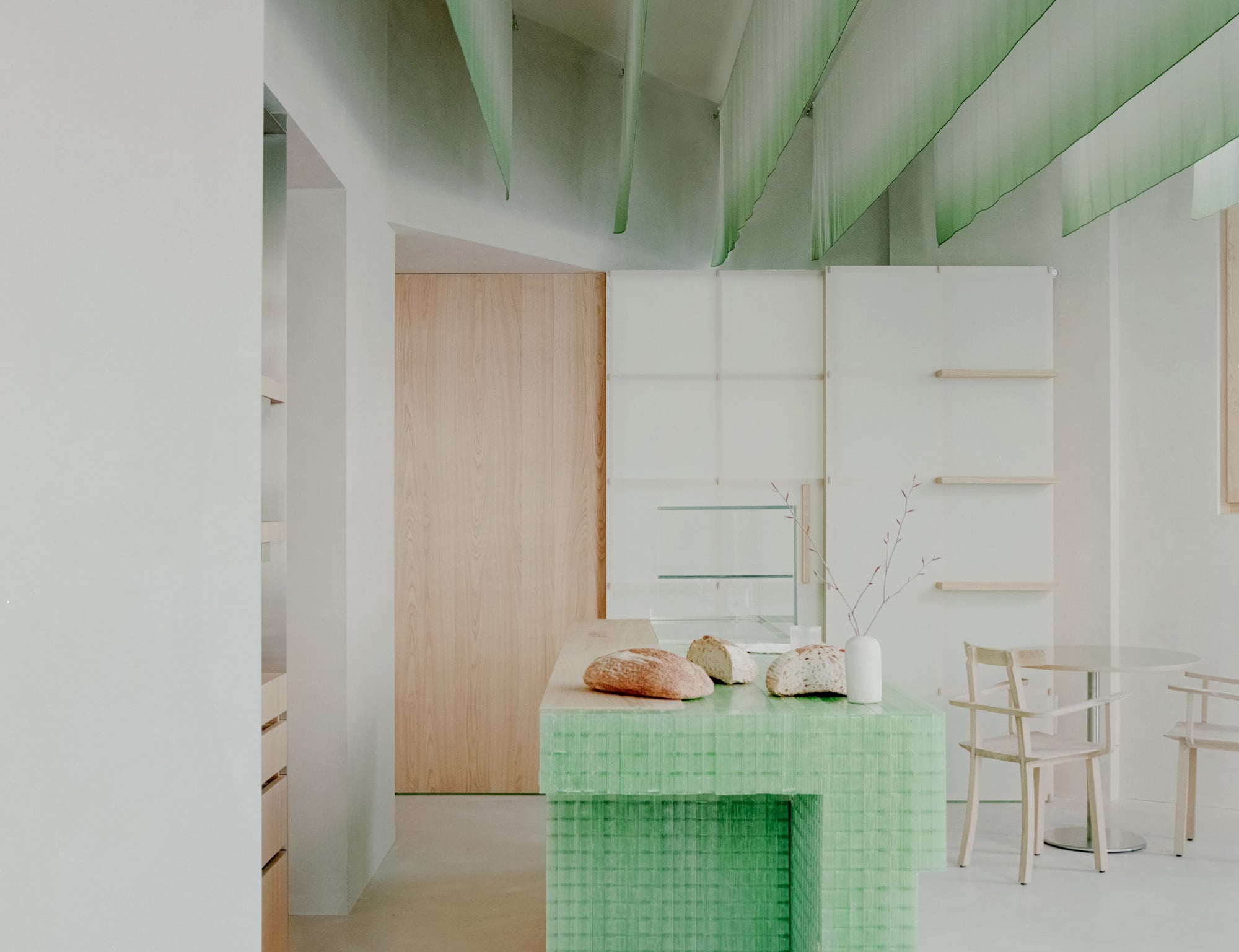 Studio Wok und India Mahdavi über Atmosphäre, Zurückhaltung und Emotion