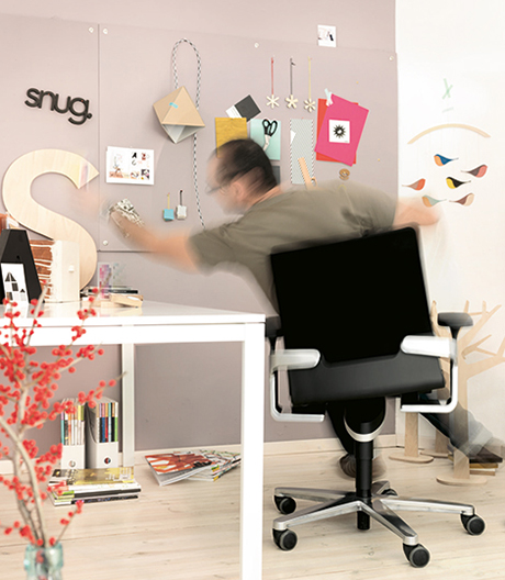 Mit Wilkhahns Arbeitsmöbeln beginnt das Workout im Büro.