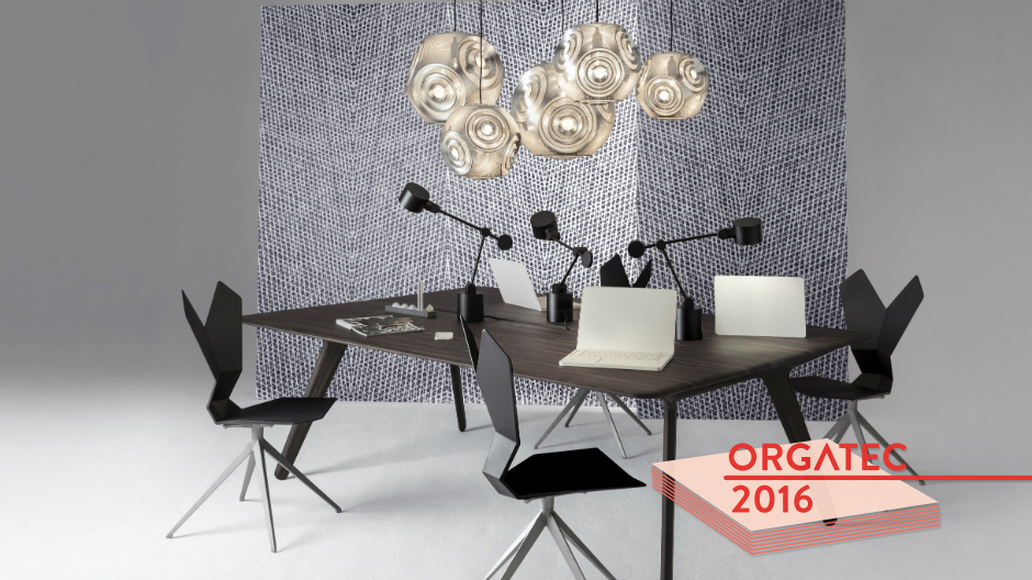 Leuchten- und Accessoiredesigner Tom Dixon stellt in Köln seine erste Bürokollektion vor.