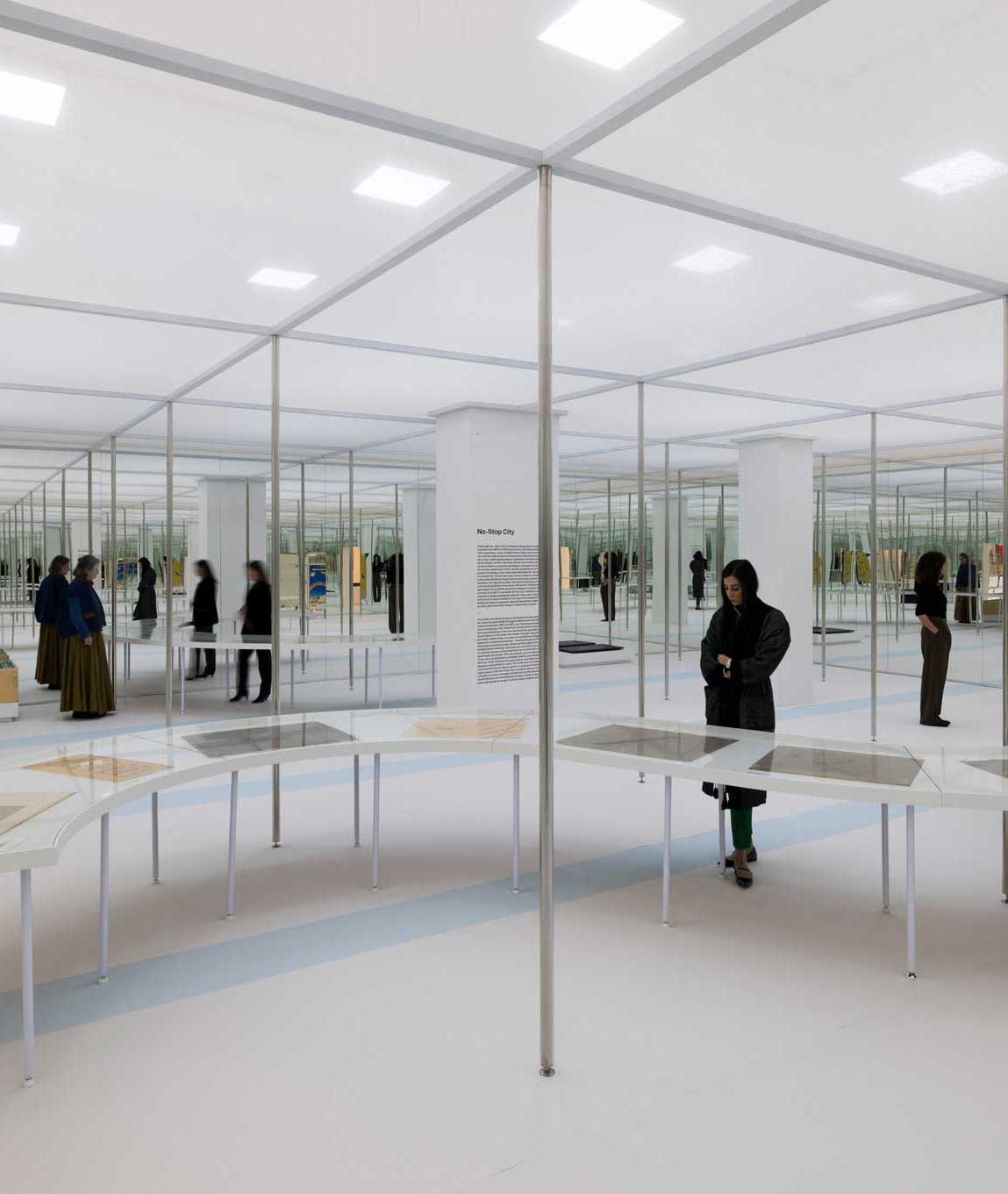 Toyo Ito inszeniert das Werk von Andrea Branzi in der Mailänder Triennale