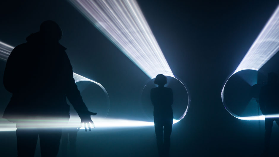 Schweben im Licht: Installation von United Visual Artists in Mailand.