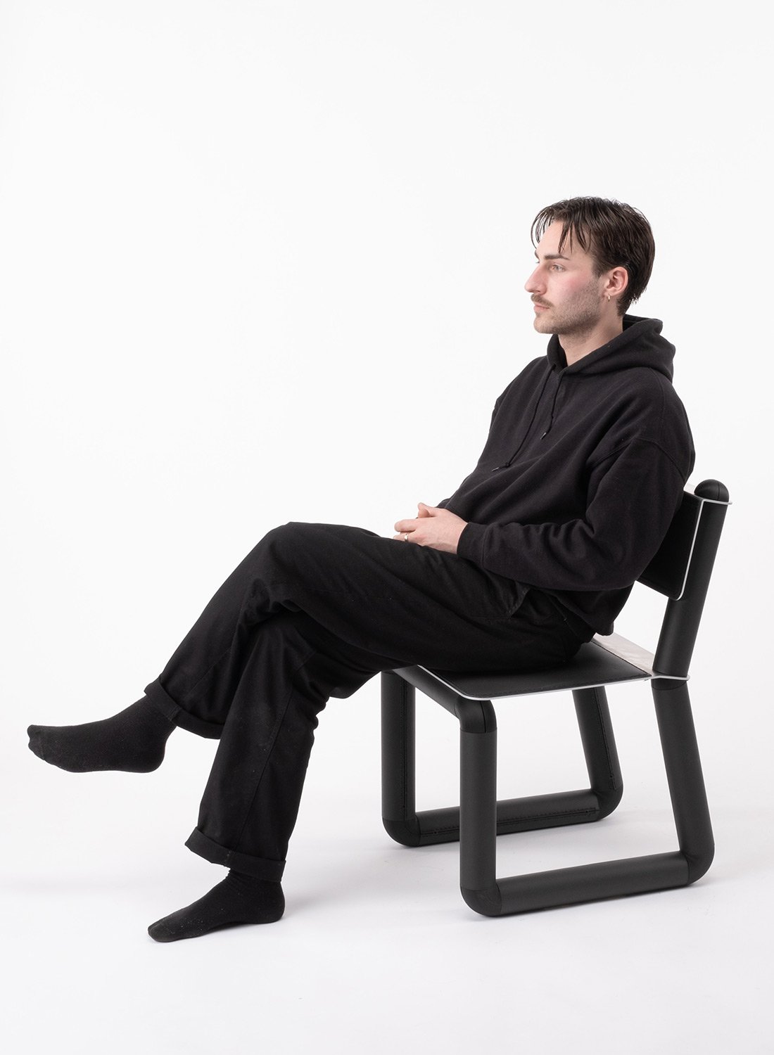 Raphael Klug macht Pappe zum schlüssigen Material für nachhaltiges Möbeldesign
