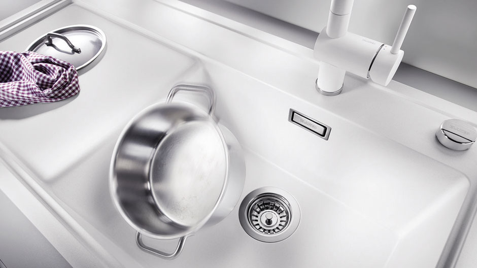 Wie ein Verbundwerkstoff die Küchenwelt mit farbigen Spülen veränderte.