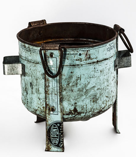 Eine Mailänder Ausstellung zeigt, wie in einem Slum bei Nairobi Produkte aus Abfällen entstehen.