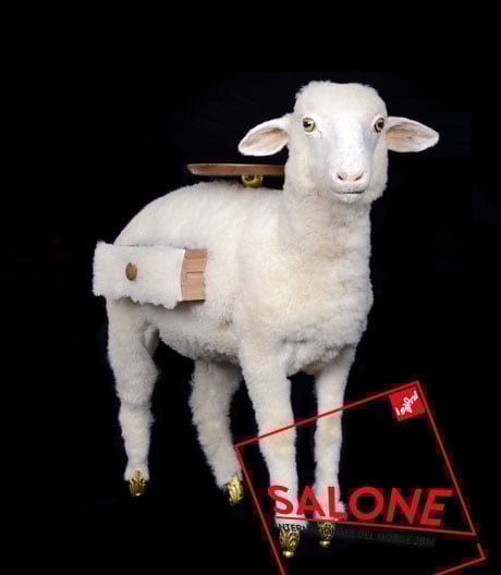 Auferstanden aus Archiven: Die Klassikerfront der Mailänder Möbelmesse.