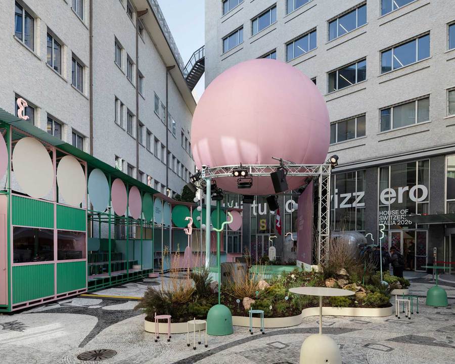 Grüne Installation vom Schweizer Designstudio Bureau in Mailand