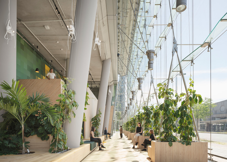 Kinzo gestaltet Lobby im Berliner Sony Center