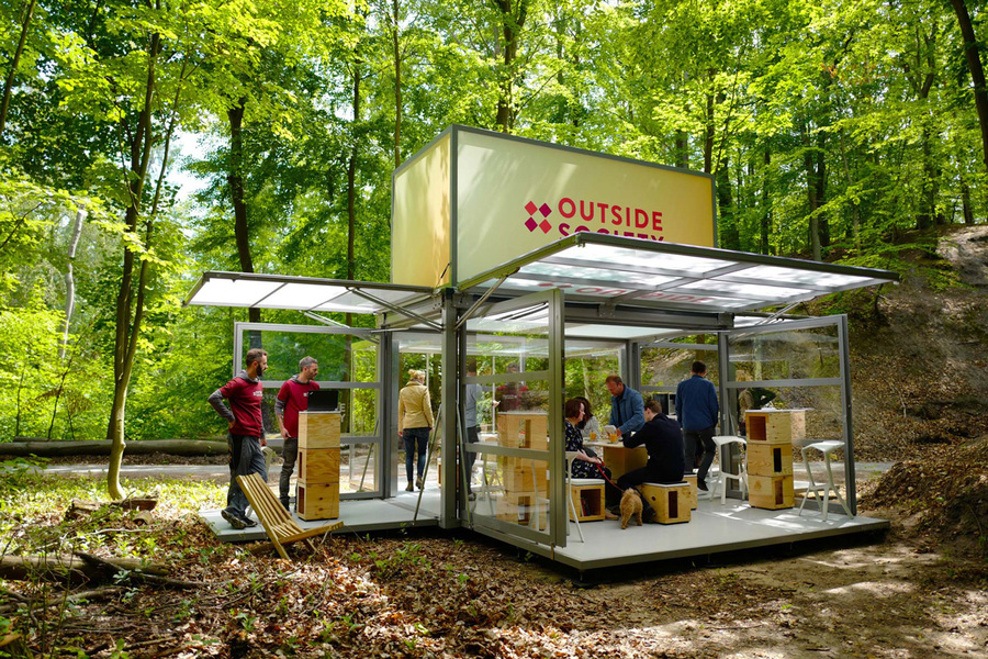  Das mobile Büro von Outside Society
