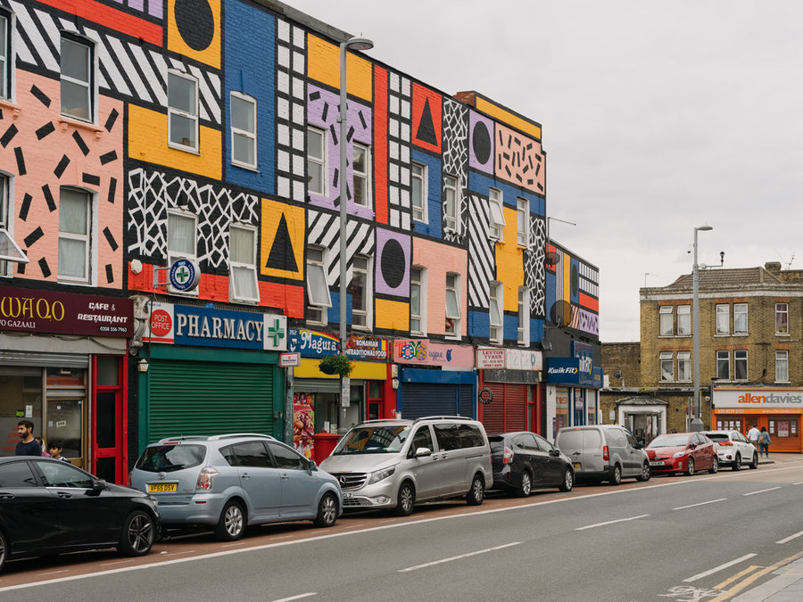 Londoner Wandmalerei von Camille Walala